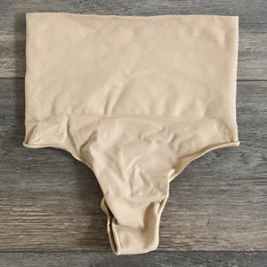 SKIMS core control thong